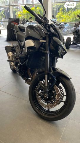 קאוואסאקי Z900