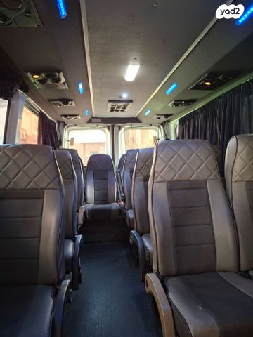 מיניבוסים ורכבי הסעות