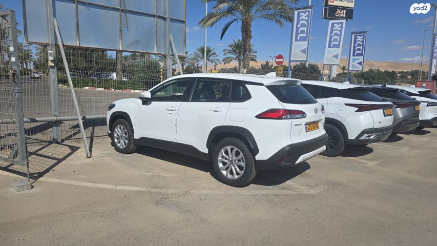 מודעת רכב טויוטה קורולה קרוס