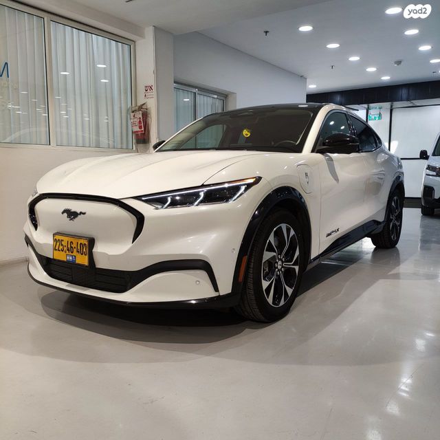 מודעת רכב פורד מוסטנג Mach-E