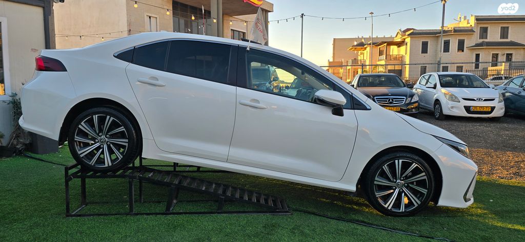 טויוטה קורולה