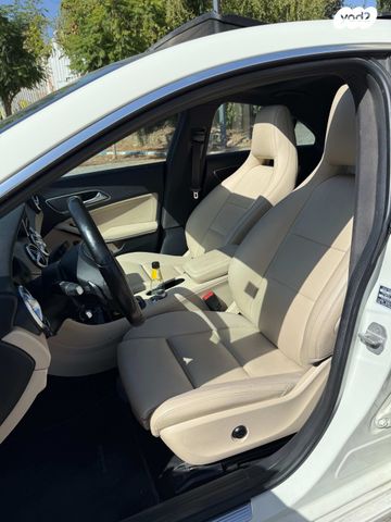 מודעת רכב מרצדס-בנץ CLA 1