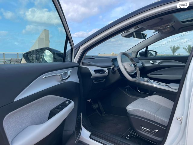 ג׳ילי Geometry C