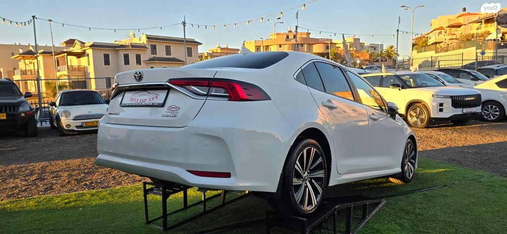 טויוטה קורולה