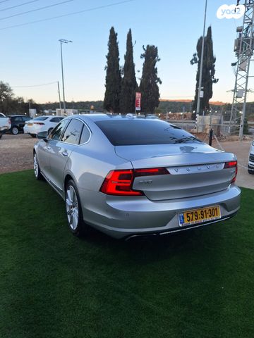 וולוו S90
