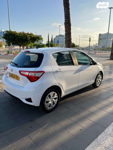 טויוטה יאריס