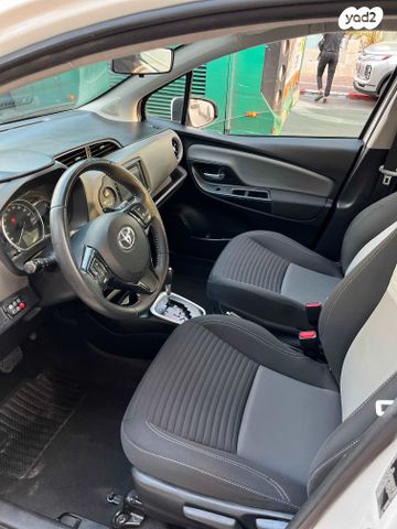 טויוטה יאריס