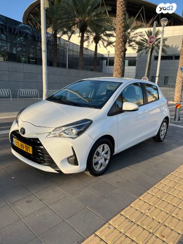 טויוטה יאריס