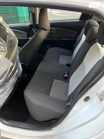 טויוטה יאריס