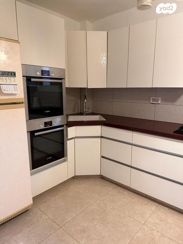 דירת גן, יגאל אלון 10, רמות, ירושלים