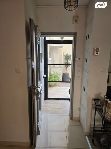 דירת גן, יהושע בן נון 6, רובע י', אשדוד