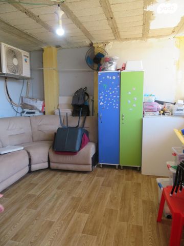 דירת גן, לוחמי הגטאות 42, דרום, צפת