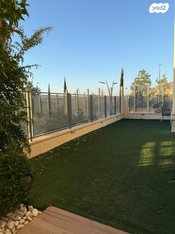 דו משפחתי, יוסי בנאי 25, פסגות אפק, ראש העין