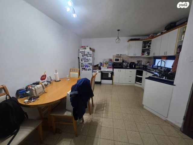 דירה, שקד 48, מורדות טבריה, טבריה