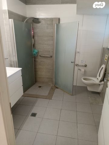 דו משפחתי, דרך משה דיין 126, ביצרון ורמת ישראל, תל אביב יפו