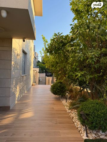 דו משפחתי, יוסי בנאי 25, פסגות אפק, ראש העין