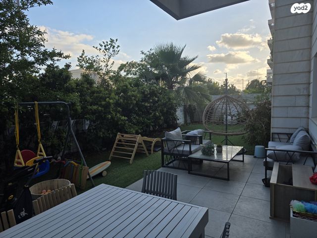 דירת גן, אהבת אדם 83, שרונה, כפר יונה