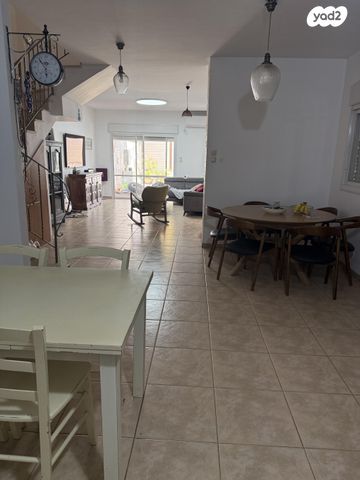 דירת גן, הדקלים 15, אלונים, קרית אתא