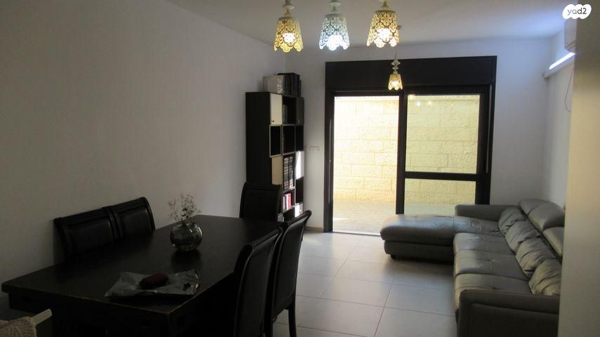 דירת גן, אהבת שלום 21, כוכב יעקב, כוכב יעקב