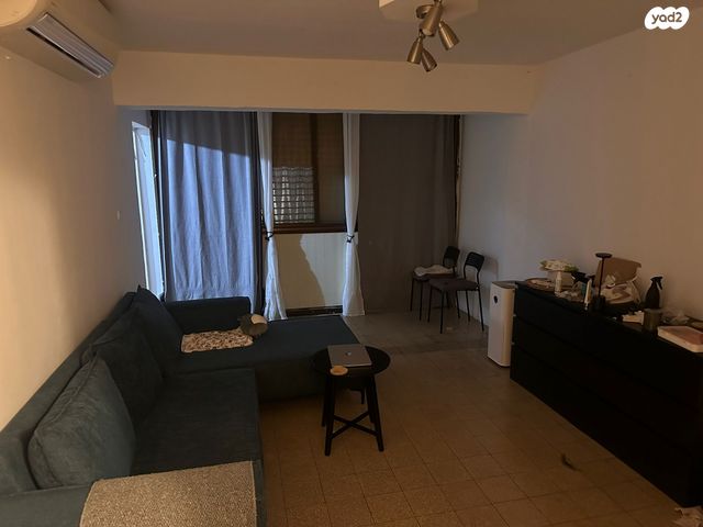 ארבע ארצות 16