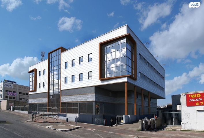 חלוצי התעשייה 16