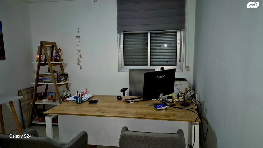 משרדים, צאלון 7, ניר צבי, ניר צבי