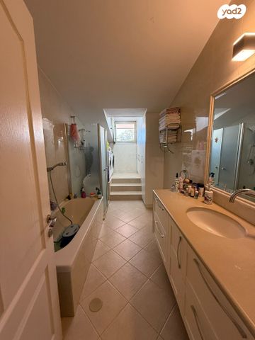 גג/ פנטהאוז, אלכסנדר ינאי, כרמליה, חיפה