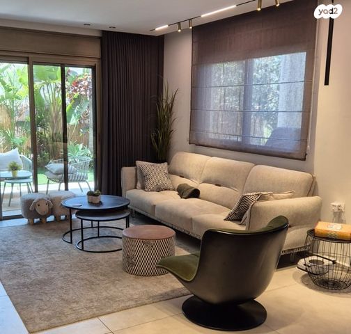 דירת גן, קרית הפרחים - 2005, רעננה