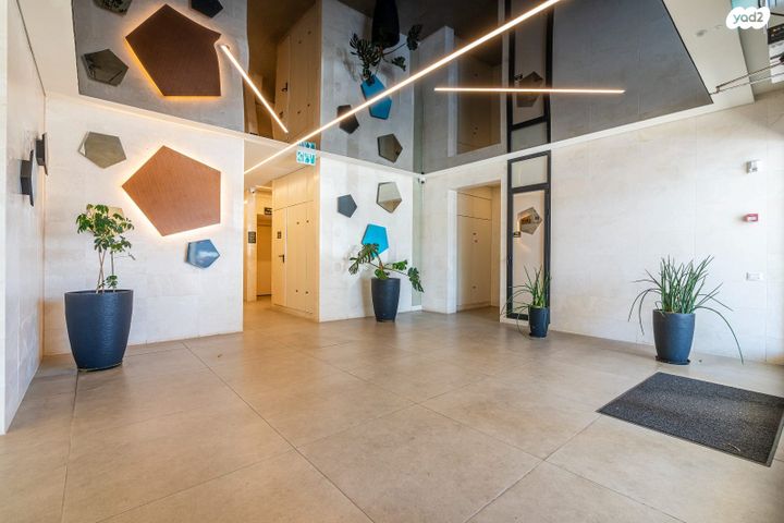 דירה, מור, אור ים, אור עקיבא