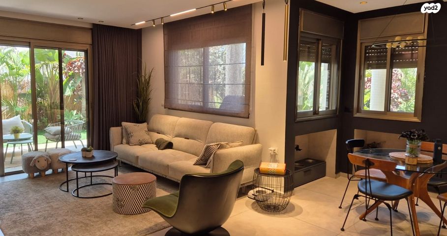 דירת גן, קרית הפרחים - 2005, רעננה