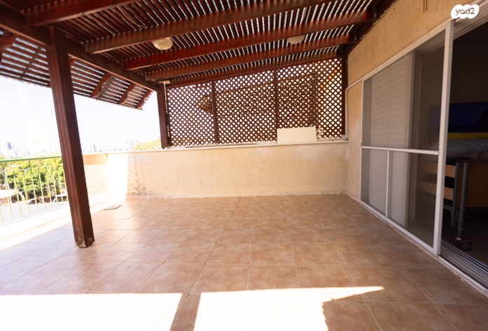 דירה, האלה, איילת הכרמל, טירת כרמל