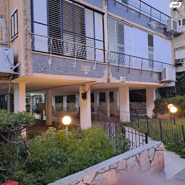 דירה, יחזקאל דנין, לב העיר, בת ים