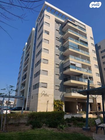 הנרייטה סאלד 67