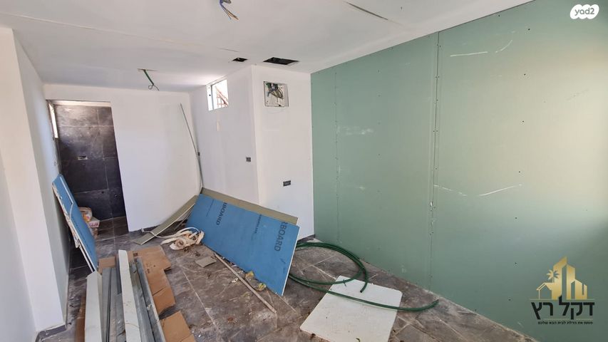 דופלקס, קיבוץ גלויות, עכו