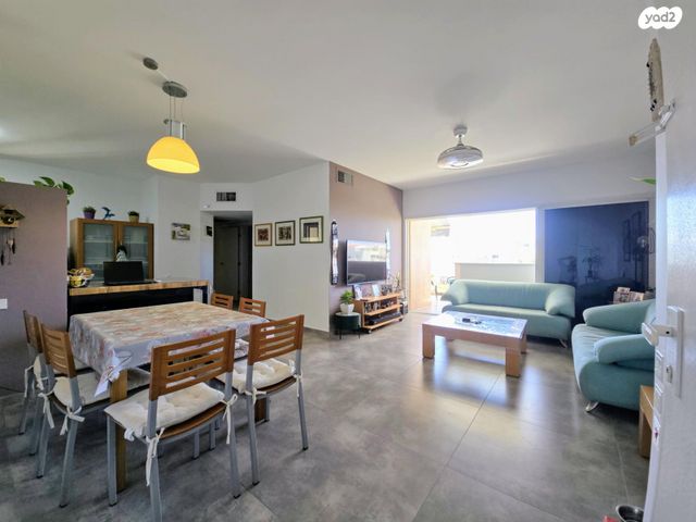 דירה, רעננה