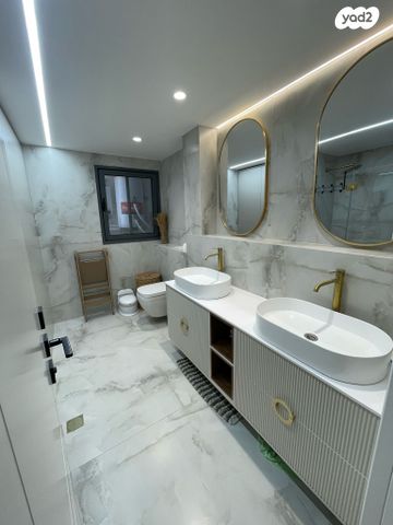 דירה, שיר השירים, גן יבנה מערב, גן יבנה