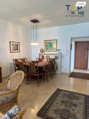 דירה, שדרות ניצה, צפון מערב מרכז העיר, נתניה