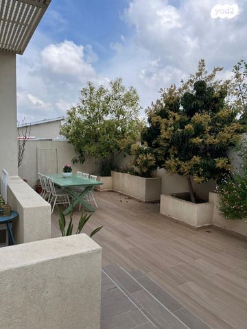 דירה, דוד ברמן 14, נחליאל, חדרה