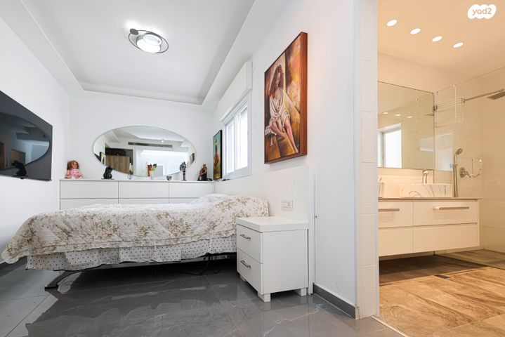 גג/ פנטהאוז, חנה רובינא, הרצליה