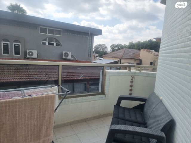 דירה, מנשה קפרא, שעריים, רחובות