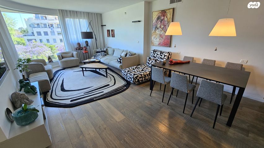 דירה, אלכסנדר סשה ארגוב, תל אביב יפו