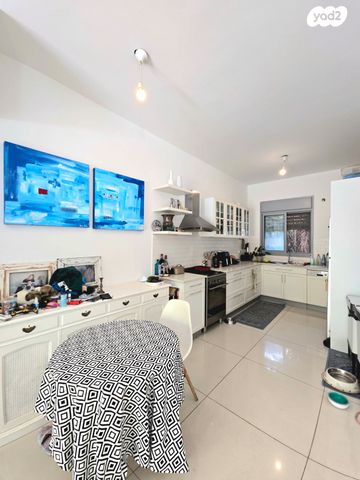 דירת גן, ע. הלל 12, נווה זמר, רעננה