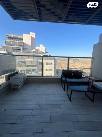 דירה, גדעון האוזנר, רמות הרכס, באר שבע