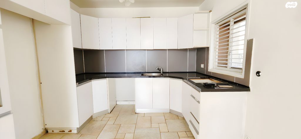 דירה, חיים לנדאו, בן גוריון, חולון