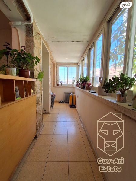 דירה, המדרגות, נחלאות, שערי חסד, ירושלים