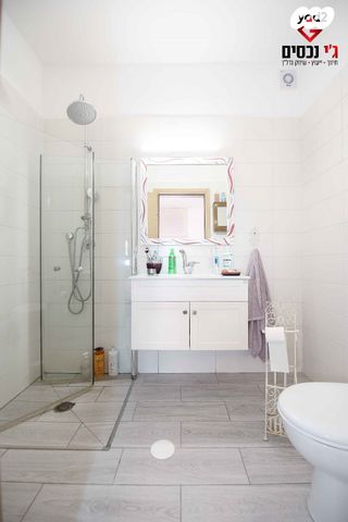 דירה, הדרים, חלומות זכרון, זכרון יעקב