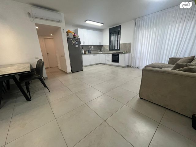 נווה שרון / שער העיר