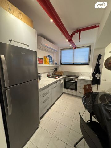 דירה, שדרות המגינים 46, שער פלמר, תחנת רכבת השמונה, חיפה