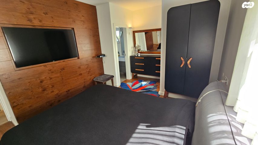 דירה, אלכסנדר סשה ארגוב, תל אביב יפו