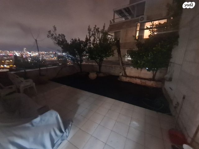 דירה, אברהם פררה, הולילנד, ירושלים